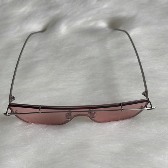 Sunglasses - Picture 5 of 7